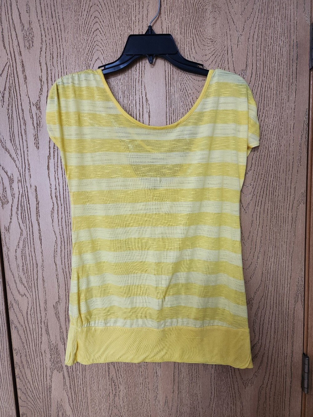 Women's Yellow Striped Short Sleeve Top. Pin Size Mark
